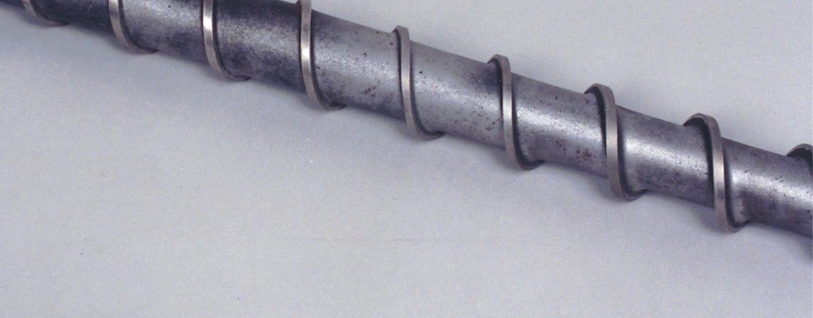 The same production feed screw after one AeroBlast cleaning cycle